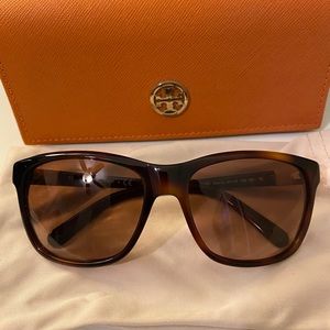 Tory Burch Sunglasses Tortoise - New in Case